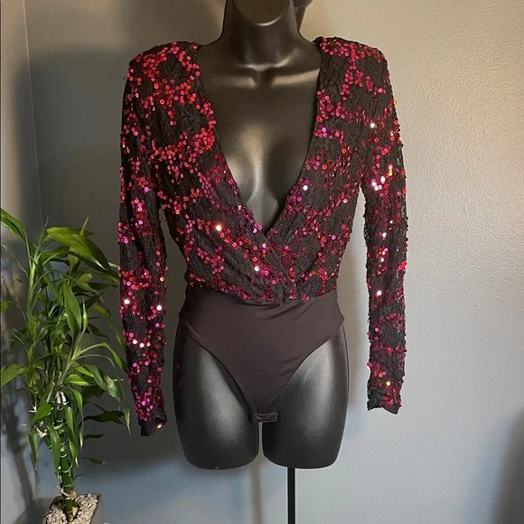 H:ours X Revolve Sequin Bodysuit - Deep V Super Hot!! - Picture 1 of 4